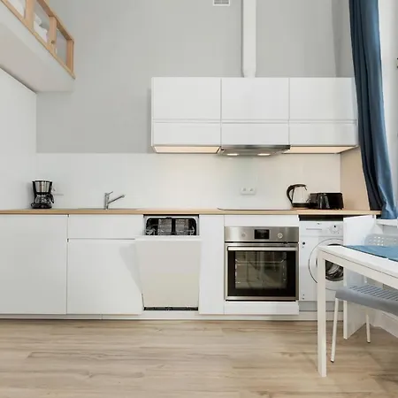 Апартаменти Mtp By Renters *